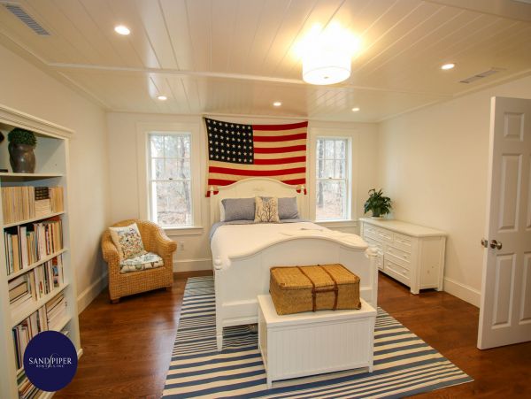 Cape Cod Home 995357