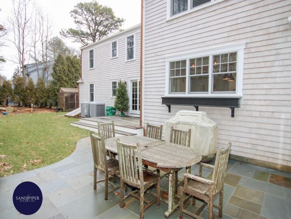 Cape Cod Home 995357
