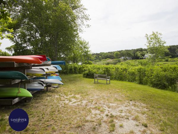 Cape Cod Home 995357