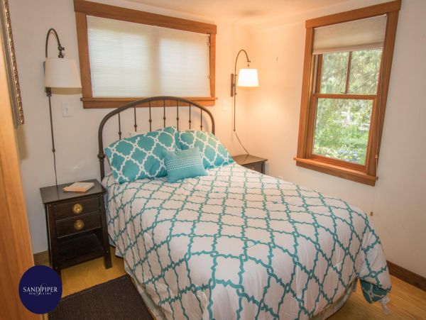Cape Cod Home 995358