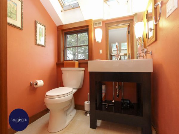 Cape Cod Home 995358