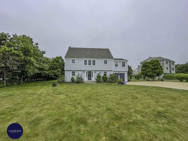 Cape Cod Home 995359