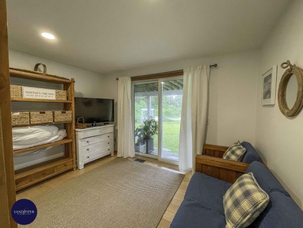 Cape Cod Home 995359