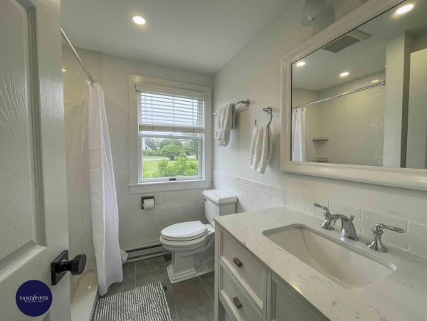 Cape Cod Home 995359