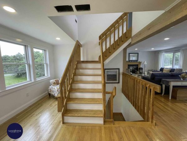 Cape Cod Home 995359