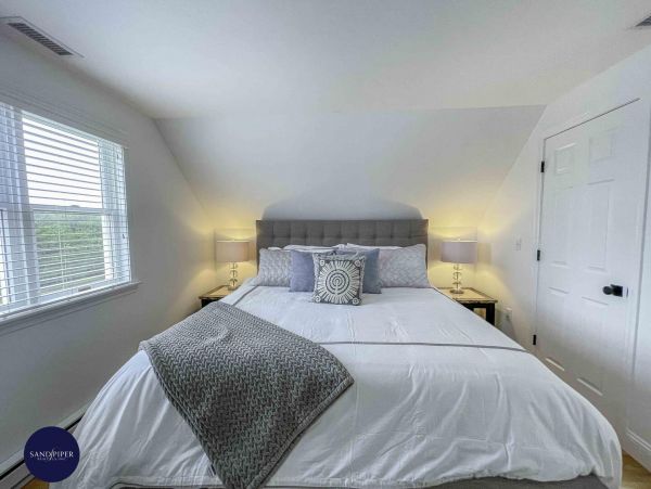 Cape Cod Home 995359