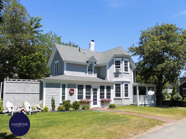 Cape Cod Home 995360