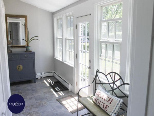 Cape Cod Home 995360