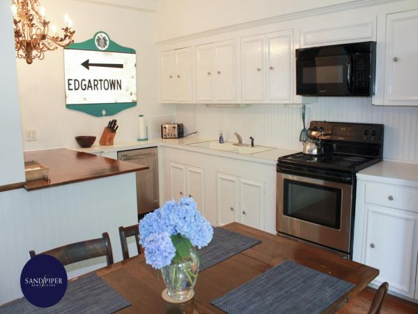 Cape Cod Home 995360