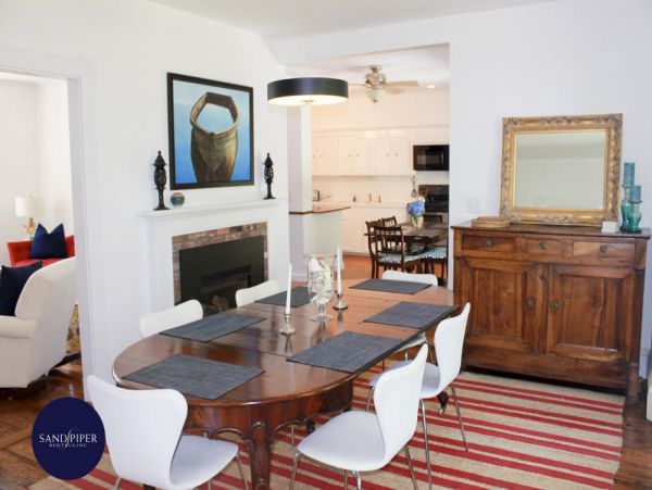Cape Cod Home 995360