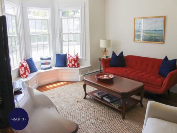 Cape Cod Home 995360