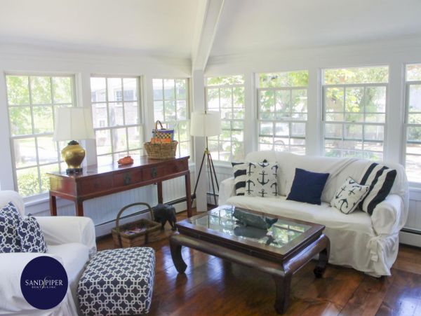 Cape Cod Home 995360