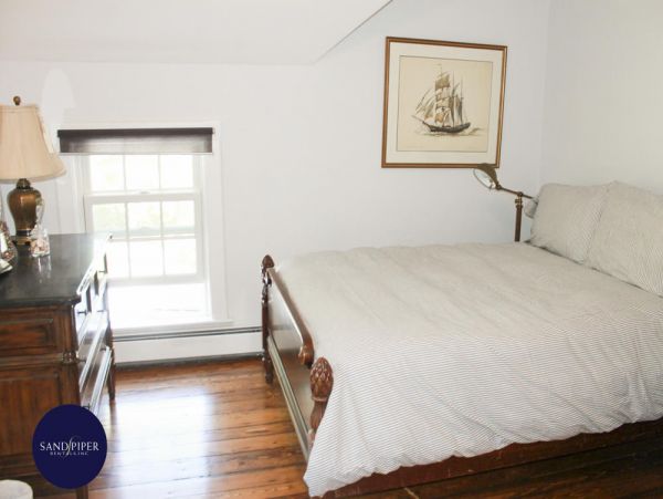 Cape Cod Home 995360