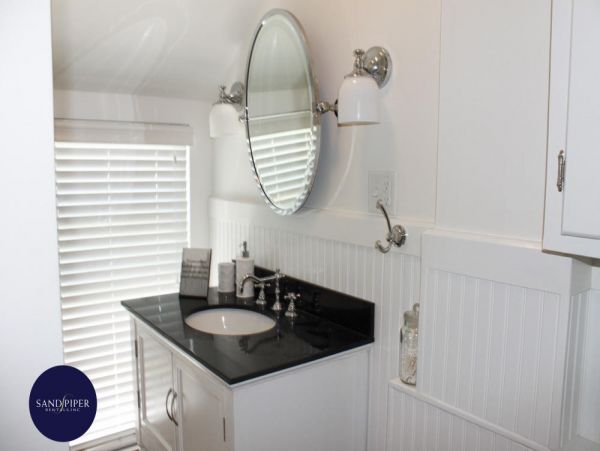 Cape Cod Home 995360