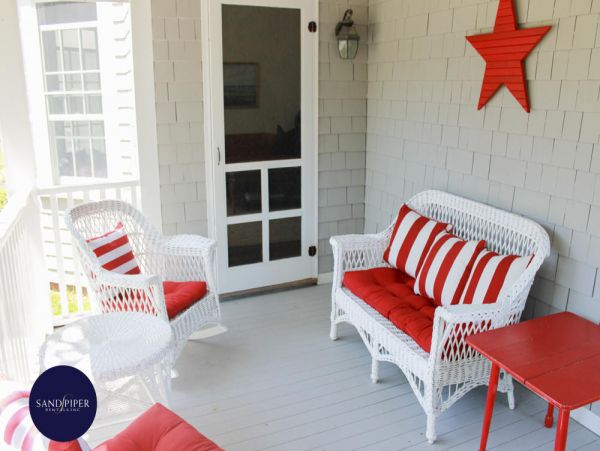 Cape Cod Home 995360