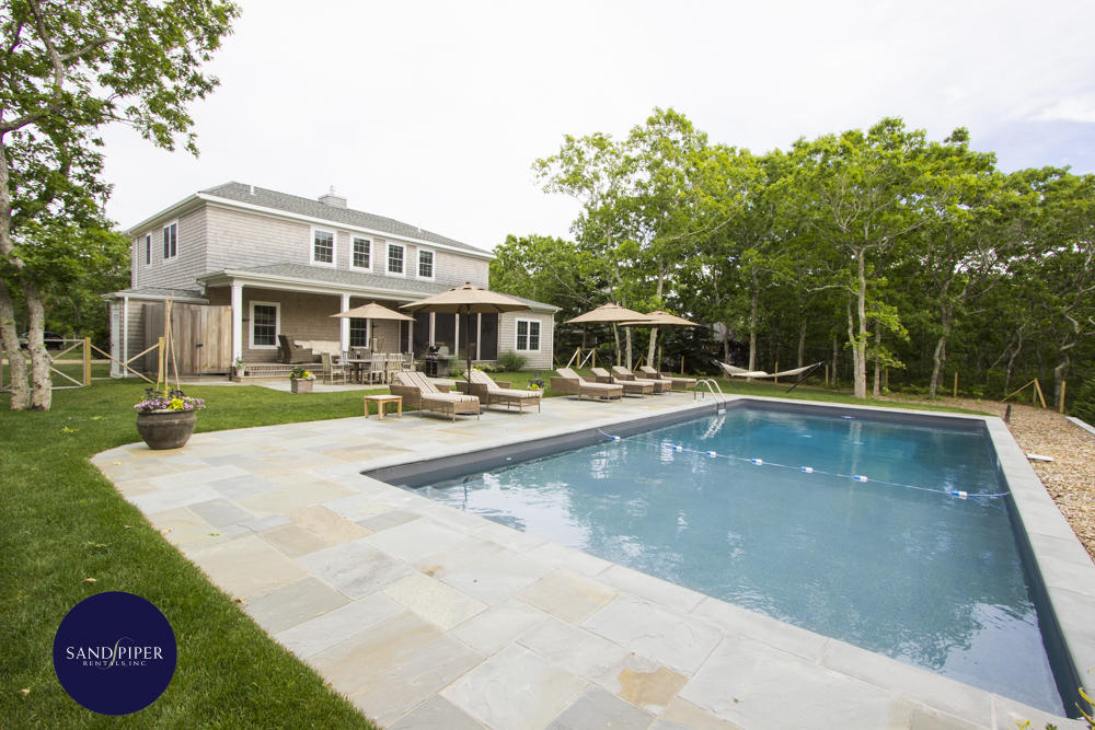 Cape Cod Home 995361