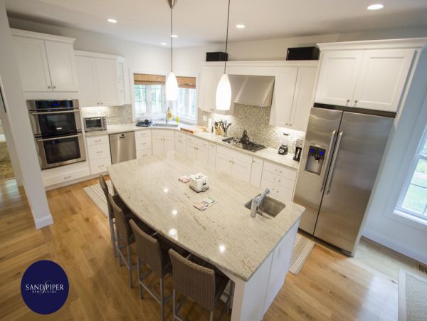 Cape Cod Home 995361