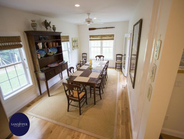 Cape Cod Home 995361