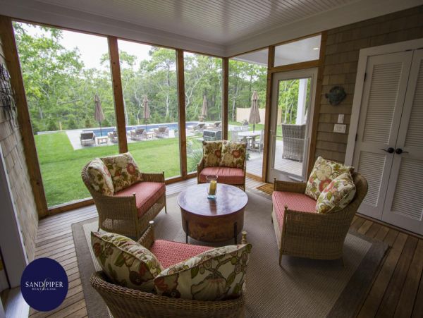 Cape Cod Home 995361