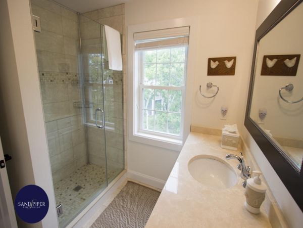 Cape Cod Home 995361