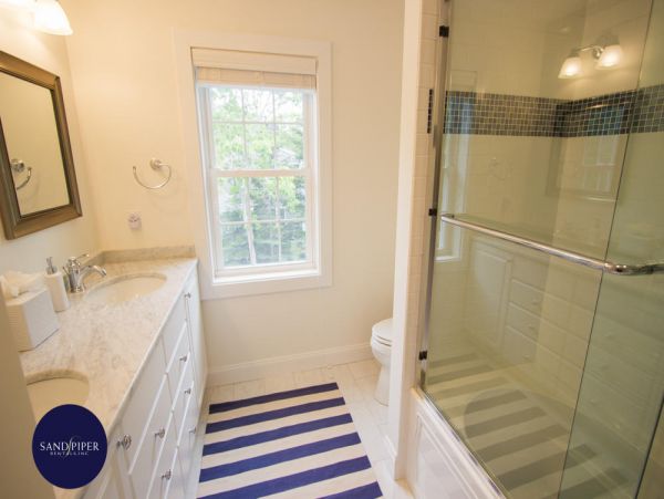 Cape Cod Home 995361