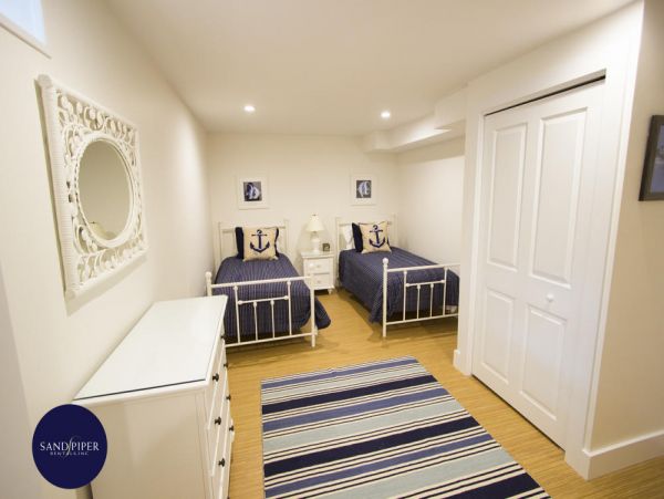 Cape Cod Home 995361