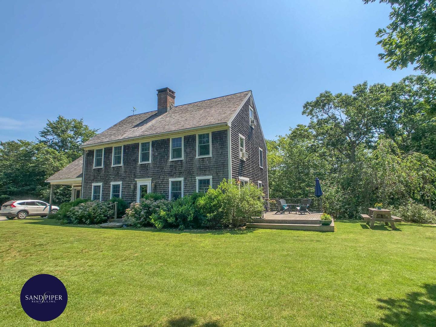 Cape Cod Home 995362