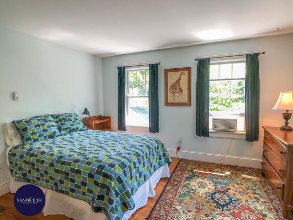 Cape Cod Home 995362