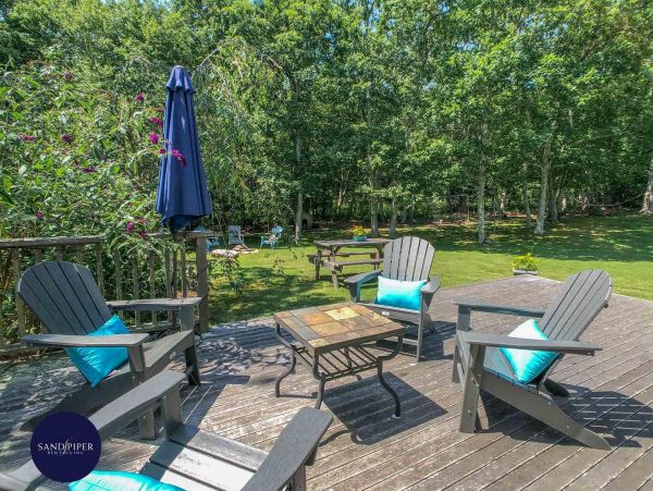 Cape Cod Home 995362