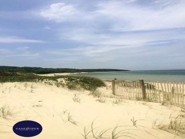 Cape Cod Home 995362