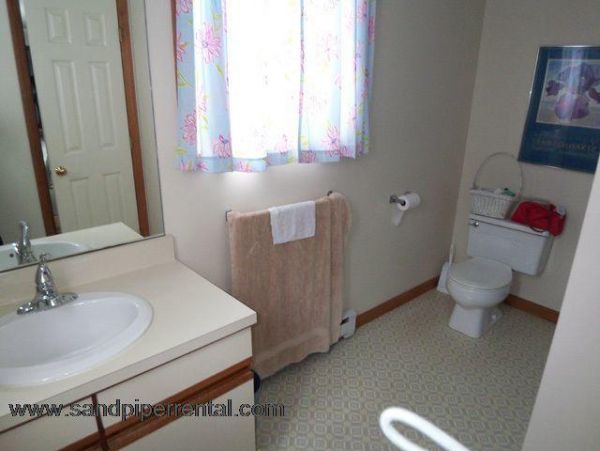 Cape Cod Home 995363