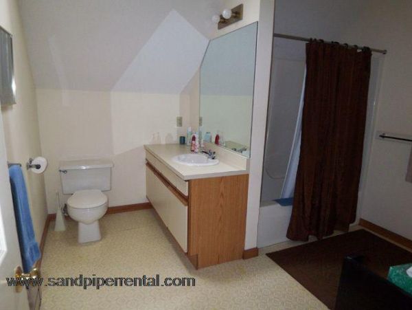 Cape Cod Home 995363