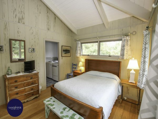 Cape Cod Home 995364