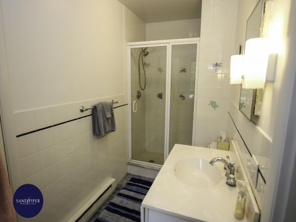 Cape Cod Home 995364