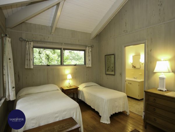 Cape Cod Home 995364