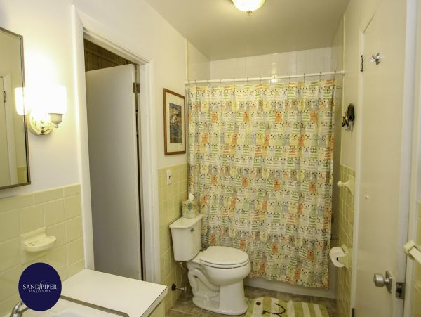Cape Cod Home 995364