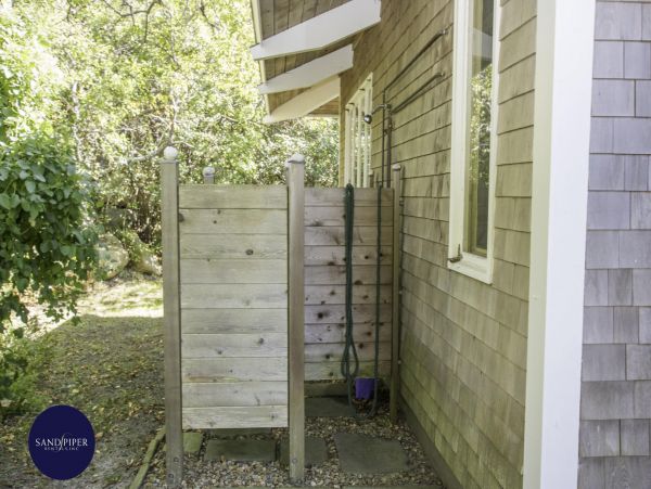 Cape Cod Home 995364
