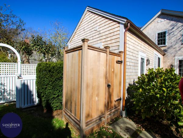 Cape Cod Home 995365
