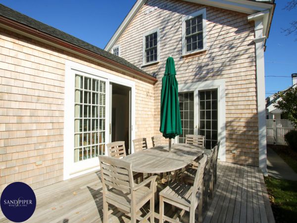 Cape Cod Home 995365
