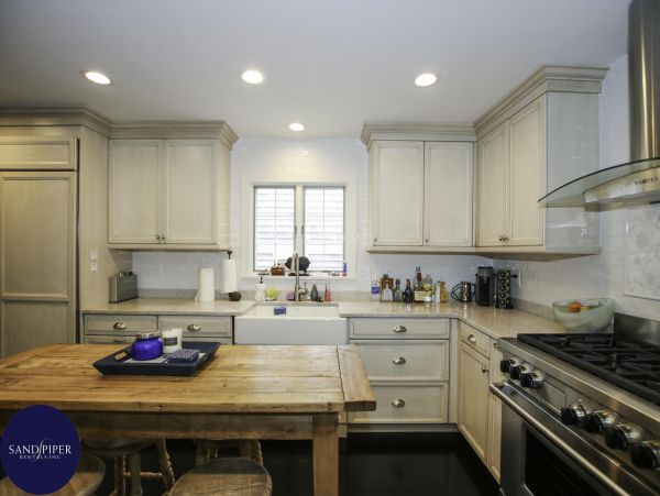 Cape Cod Home 995366