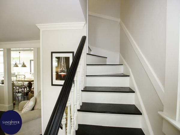 Cape Cod Home 995366