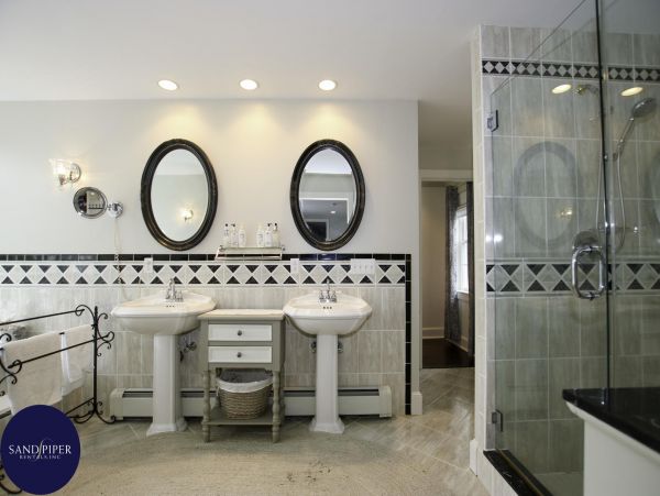 Cape Cod Home 995366