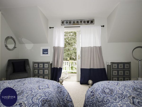 Cape Cod Home 995366
