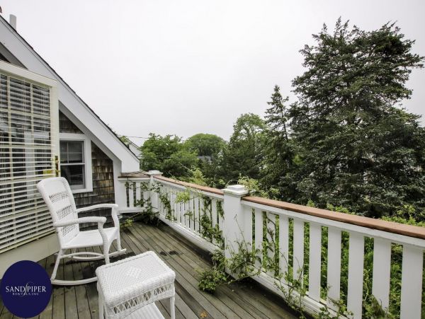 Cape Cod Home 995366