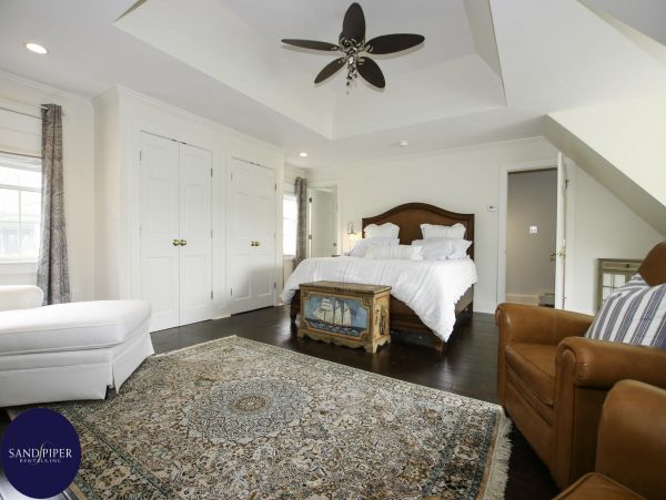 Cape Cod Home 995366