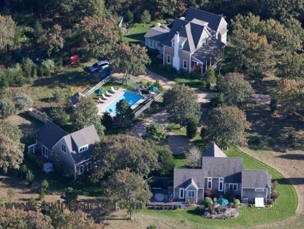 Cape Cod Home 995367