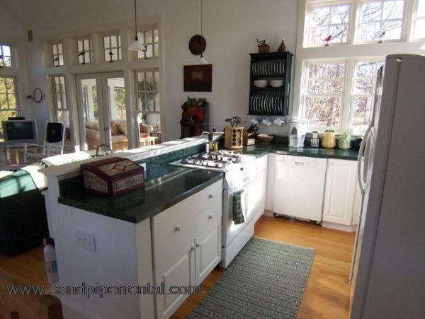 Cape Cod Home 995367