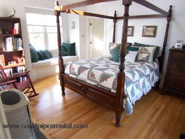Cape Cod Home 995367