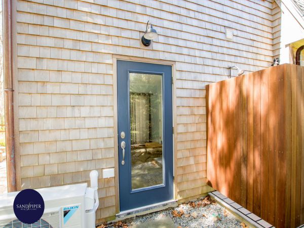 Cape Cod Home 995369
