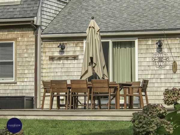 Cape Cod Home 995369